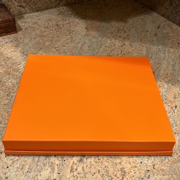 NWOT Hermes sweater box. No sweater just box - Picture 5 of 8